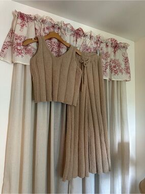 Cozy Ribbed set in Taupe